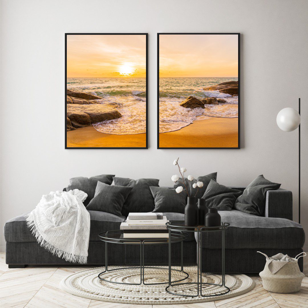 Composição com 2 Quadros com Paisagem de Praia com Nascer do Sol