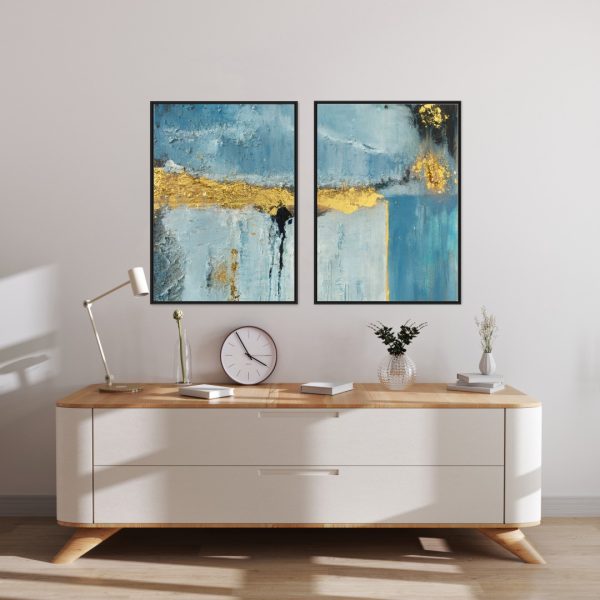 Composição com 2 Quadros com Pintura Azul e Detalhe Dourado