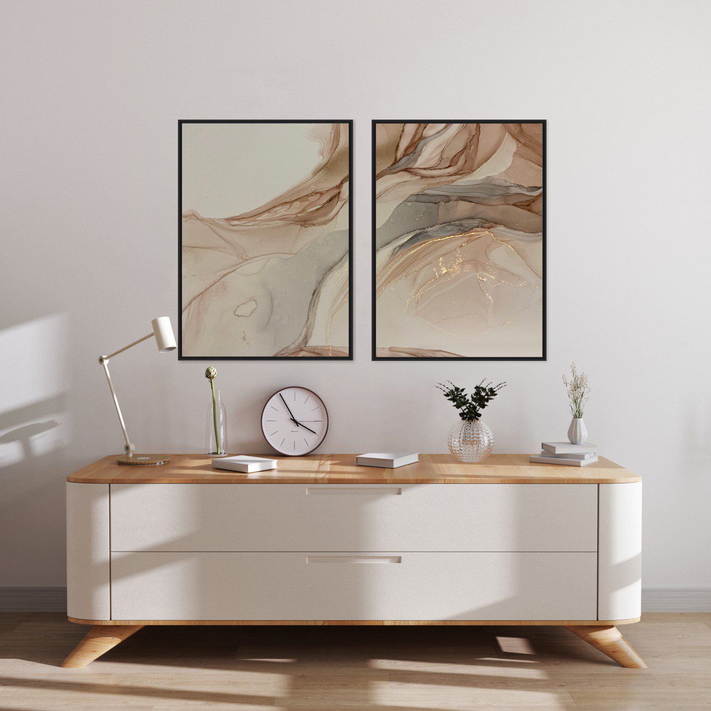 Composição com 2 Quadros Marmorizados em Tons de Bege e Dourado