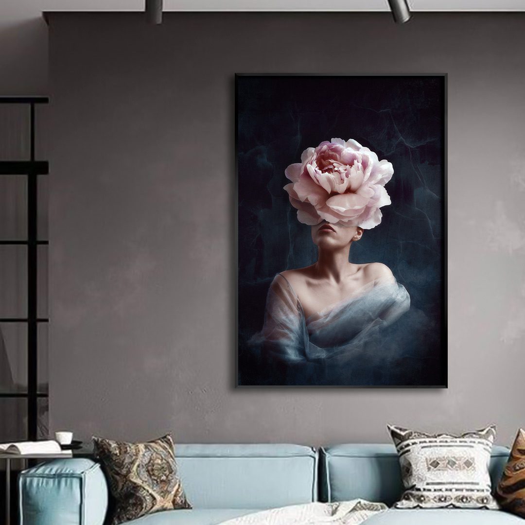 Quadro com Fotografia de Mulher com Flor no Rosto