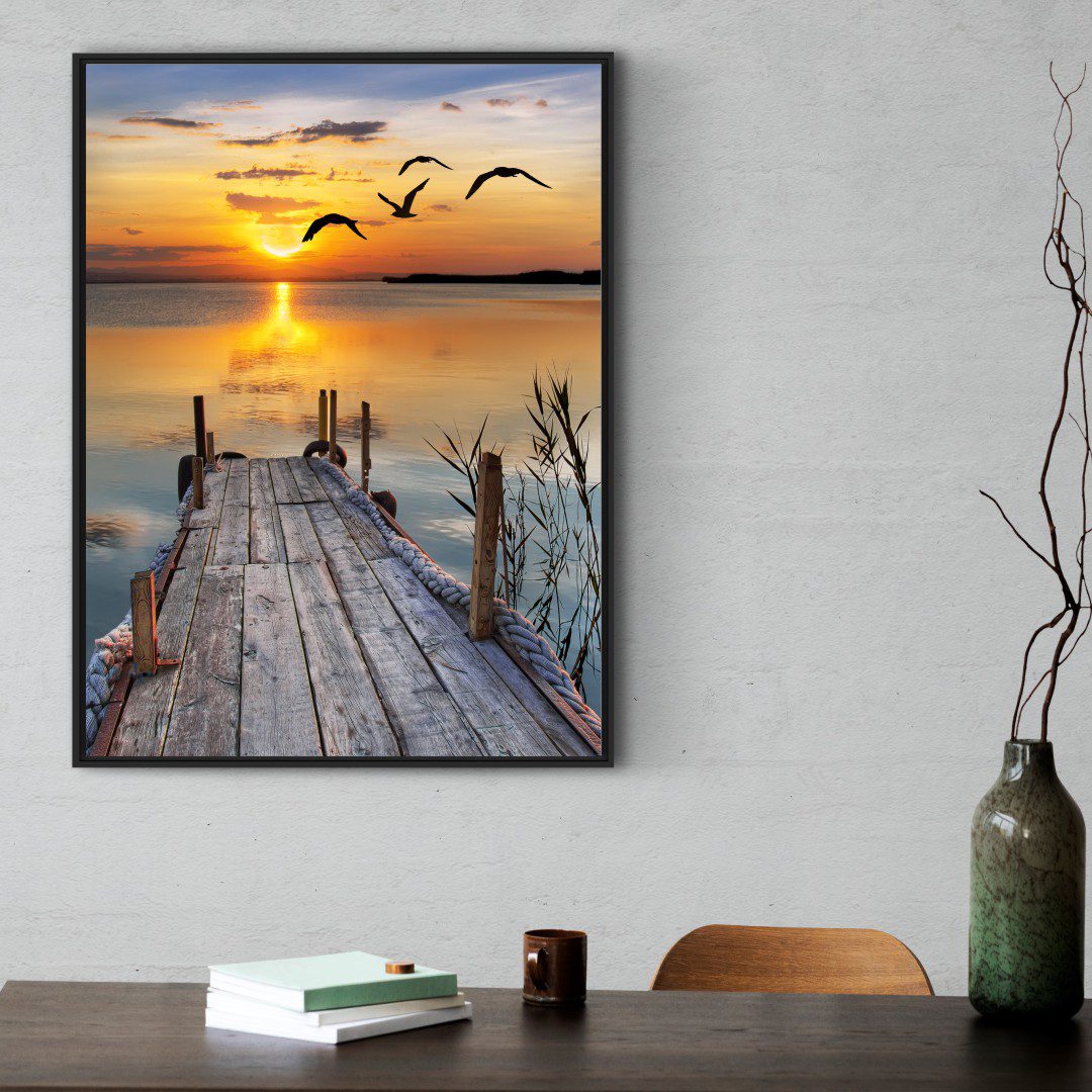 Quadro Decorativo Paisagem com Deck e Nascer do Sol na Praia